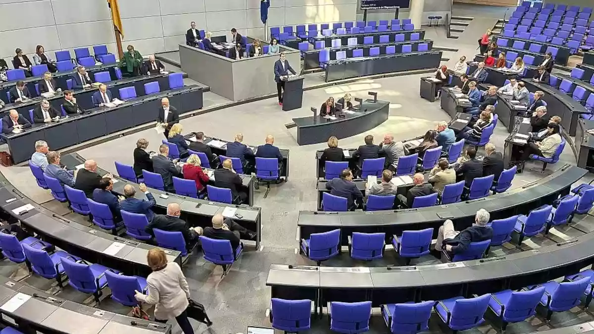 Bundestag beschließt "Frühstartrente"