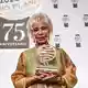 Die chilenische Bestsellerautorin Isabel Allende hält den mit einer Million Euro dotierten 75. Planata-Preis bei einer Gala in Barcelona.  - Bild: Alberto Paredes/EUROPA PRESS/dpa