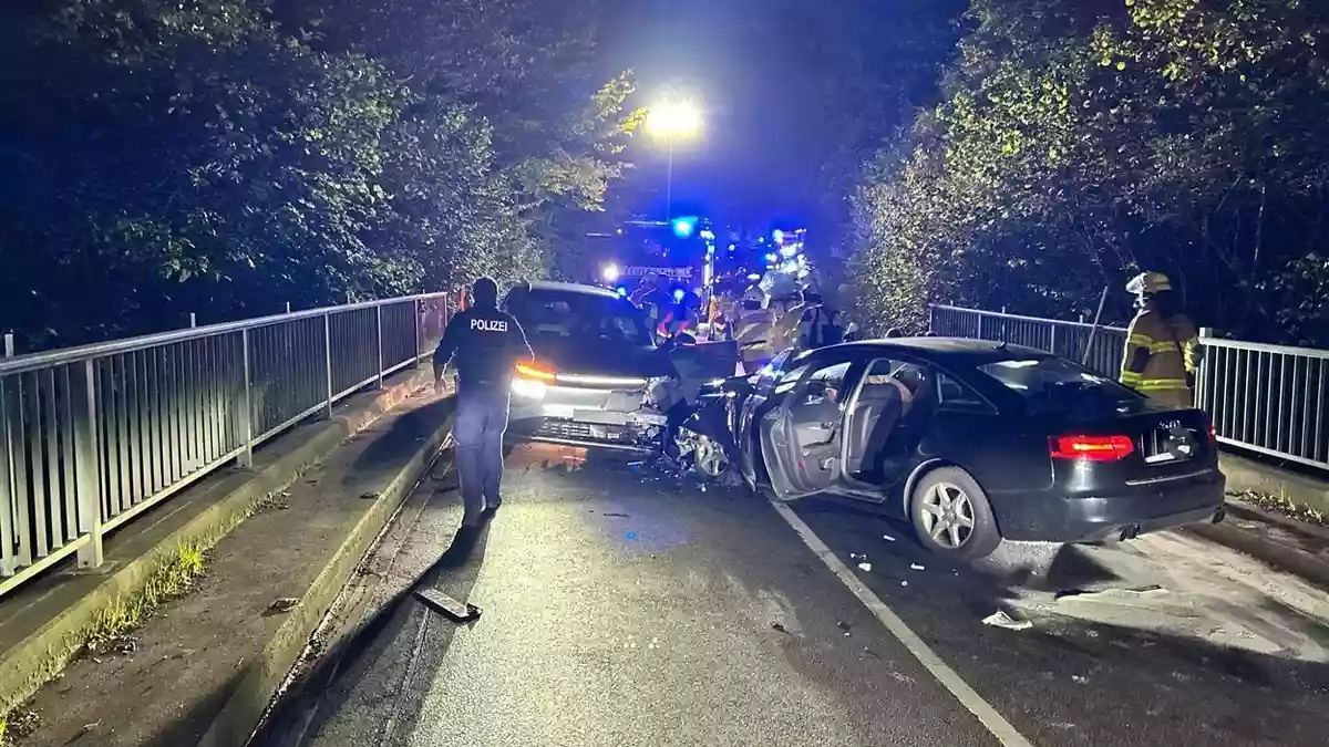 POL-AC: Fünf verletzte Menschen nach Frontalzusammenstoß in Aachen - Bild: presseportal.de