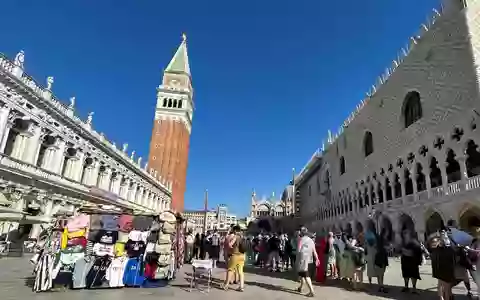 In diesem Jahr nahm Venedig mit dem Eintritt mehr als fünf Millionen Euro ein. (Archivbild) - Foto: Christoph Sator/dpa