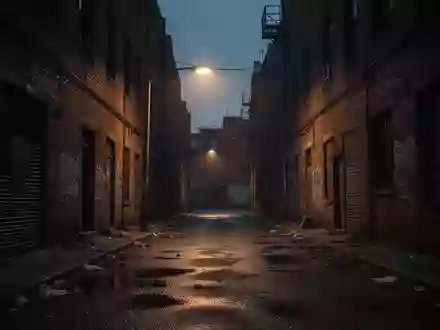Eine einsame, nächtliche Gasse mit einer flackernden Straßenlaterne, die eine Atmosphäre von Unsicherheit und Verlust vermittelt. - Foto: über boerse-global.de