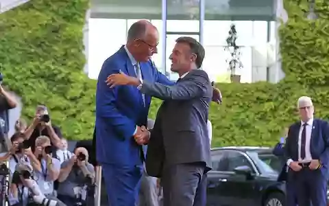 Friedrich Merz und Emmanuel Macron (Archiv) - Foto: via dts Nachrichtenagentur