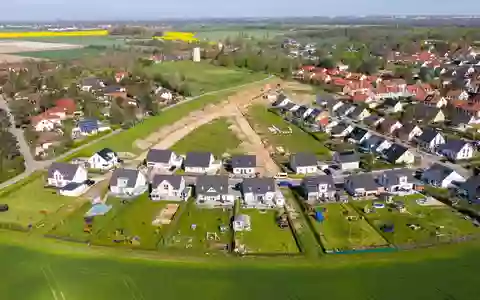 Begehrtes Eigenheim: Viele Senioren wohnen in der eigenen, zu groß gewordenen Immobilien, während Wohnraum knapp ist. (Archivbild) - Foto: Jan Woitas/dpa/dpa-tmn