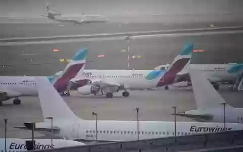Heben im Winter wahrscheinlich seltener ab: Flugzeuge der Gesellschaft Eurowings. (Archivbild)  - Foto: Henning Kaiser/dpa