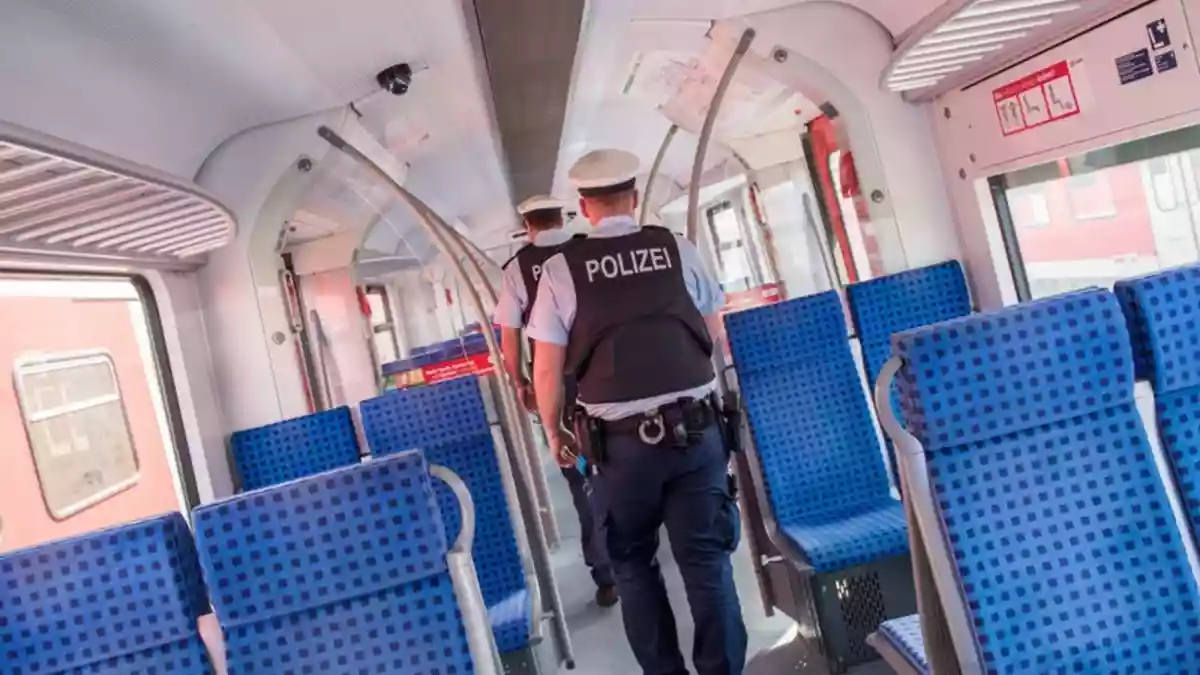 Bundespolizeidirektion München: Körperverletzung, Bedrohung und Beleidigung im Zug/ Bundespolizei sucht Zeugen - Bild: presseportal.de