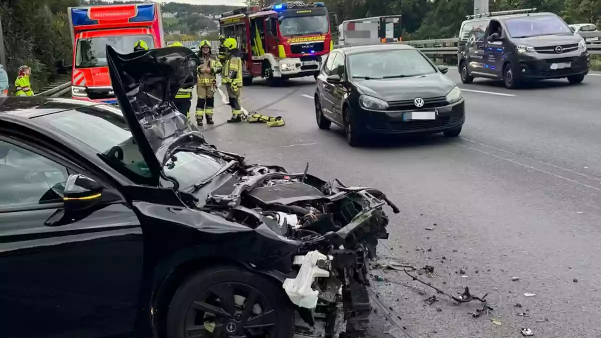 FW-EN: Unruhiger Nachmittag für die Feuerwehr Schwelm - Bild: presseportal.de