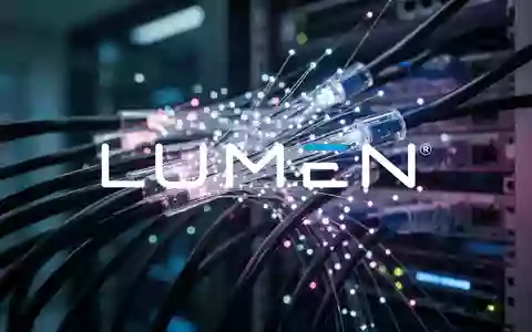Abstrakte Darstellung von leuchtenden Glasfaserkabeln und digitaler Vernetzung in einem modernen Rechenzentrum. - Foto: über boerse-global.de