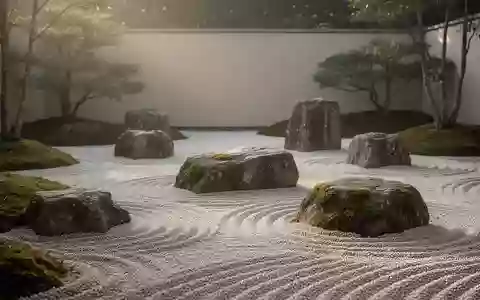 Ein minimalistischer japanischer Steingarten mit geharktem Kies und Moos als Symbol für Ruhe und Stressprävention. - Foto: über boerse-global.de