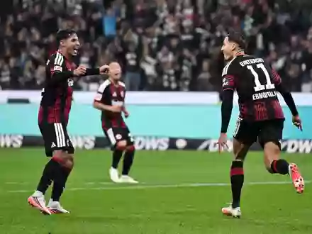 Ebnoutalib bejubelt das späte 1:0. - Foto: Florian Wiegand/dpa