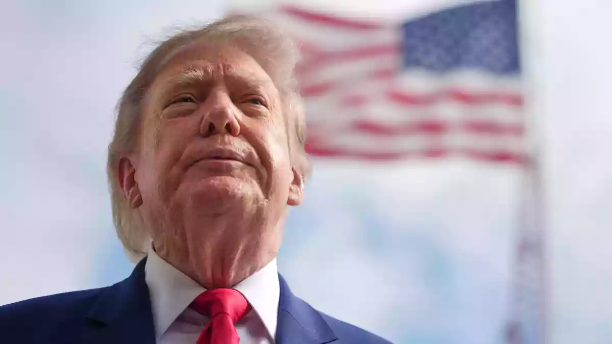 US-Präsident Trump hat neue Zölle gegen Russland vorerst auf Eis gelegt. - Bild: Julia Demaree Nikhinson/AP/dpa