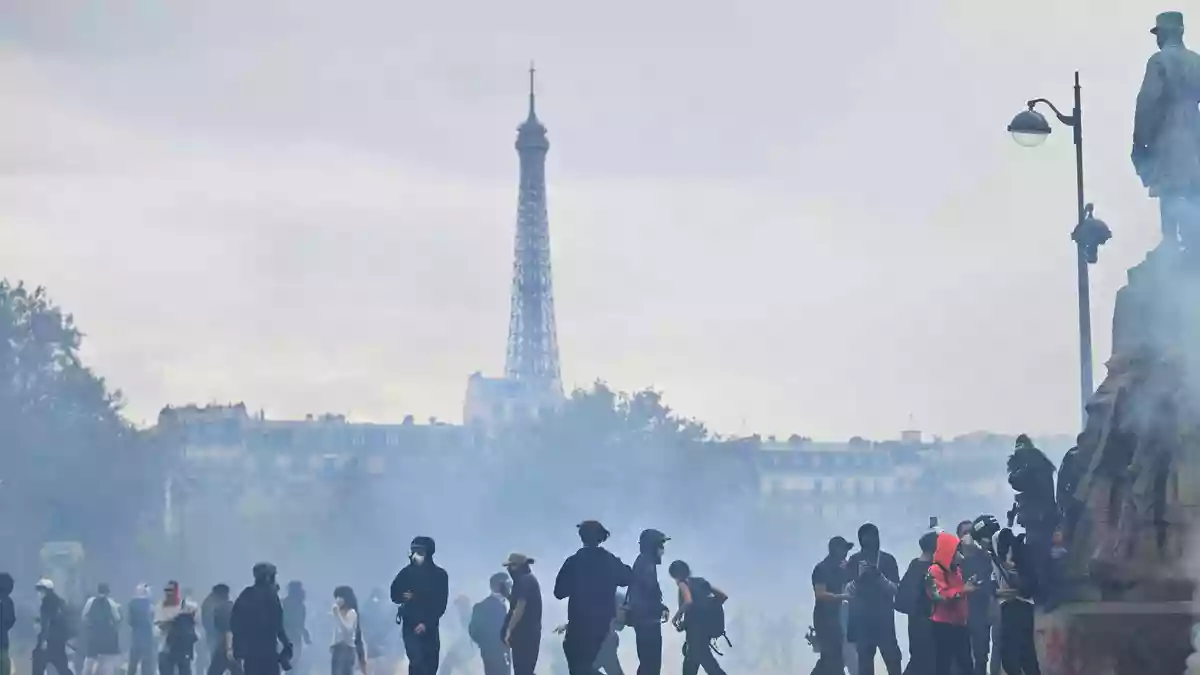 Zu landesweiten Protesten am Samstag in Frankreich werden zehntausende Teilnehmer erwartet (Archivbild) - Bild: Lou Benoist/AFP/dpa