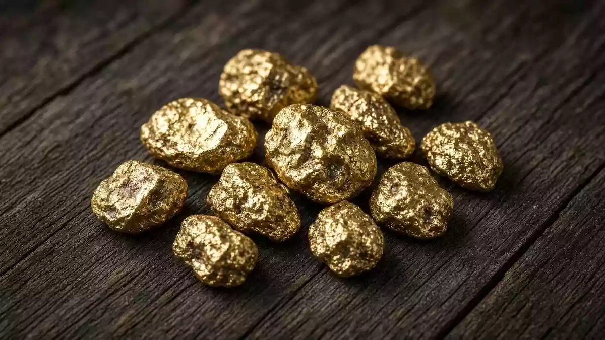 Gold Steadies as Fed Cools Hike Talk; Fund Holdings Hit Record