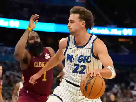 Franz Wagner verletzte sich gegen die Miami Heat. (Archivbild) - Foto: John Raoux/AP/dpa