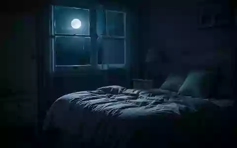 Ein ruhiges Schlafzimmer bei Nacht, beleuchtet durch sanftes Mondlicht, das durch ein Fenster fällt. - Foto: über boerse-global.de