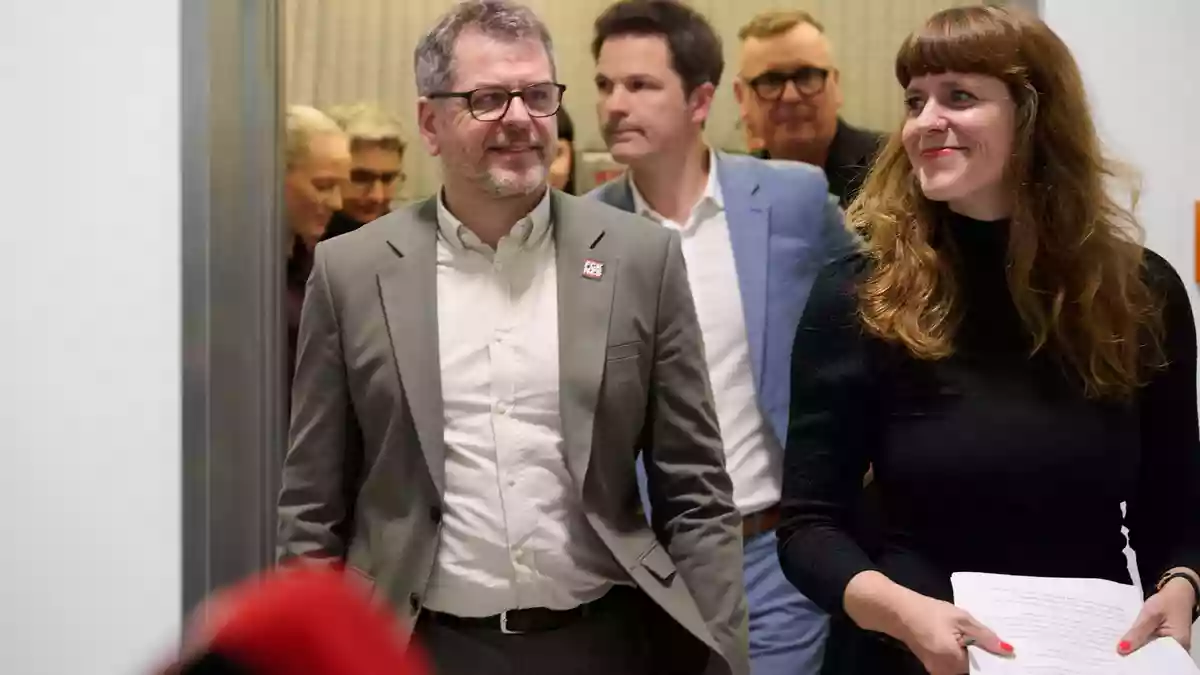 Die Spitzenpolitiker von Linken, Grünen und SPD in Berlin sprechen schon seit längerem über eine Regierungsbildung. (Archivbild) - Bild: Annette Riedl/dpa