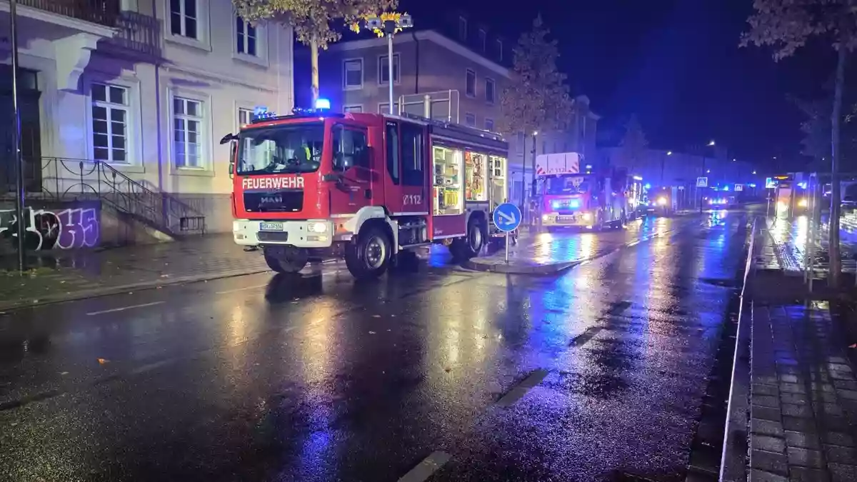FW-AR: Kellerbrand mit Menschenleben in Gefahr- Einsatz am frühen Samstagmorgen in Arnsberg - Bild: presseportal.de