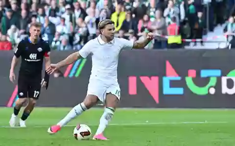 Niclas Füllkrug trifft per Elfmeter zum 2:2 für Werder Bremen. - Foto: Carmen Jaspersen/dpa