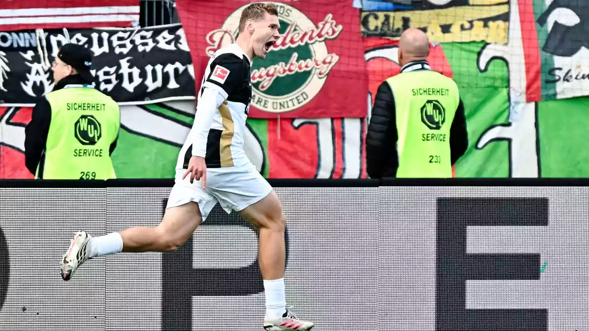 Torschütze Lasse Günther jubelt nach dem 2:0. - Bild: Uwe Anspach/dpa