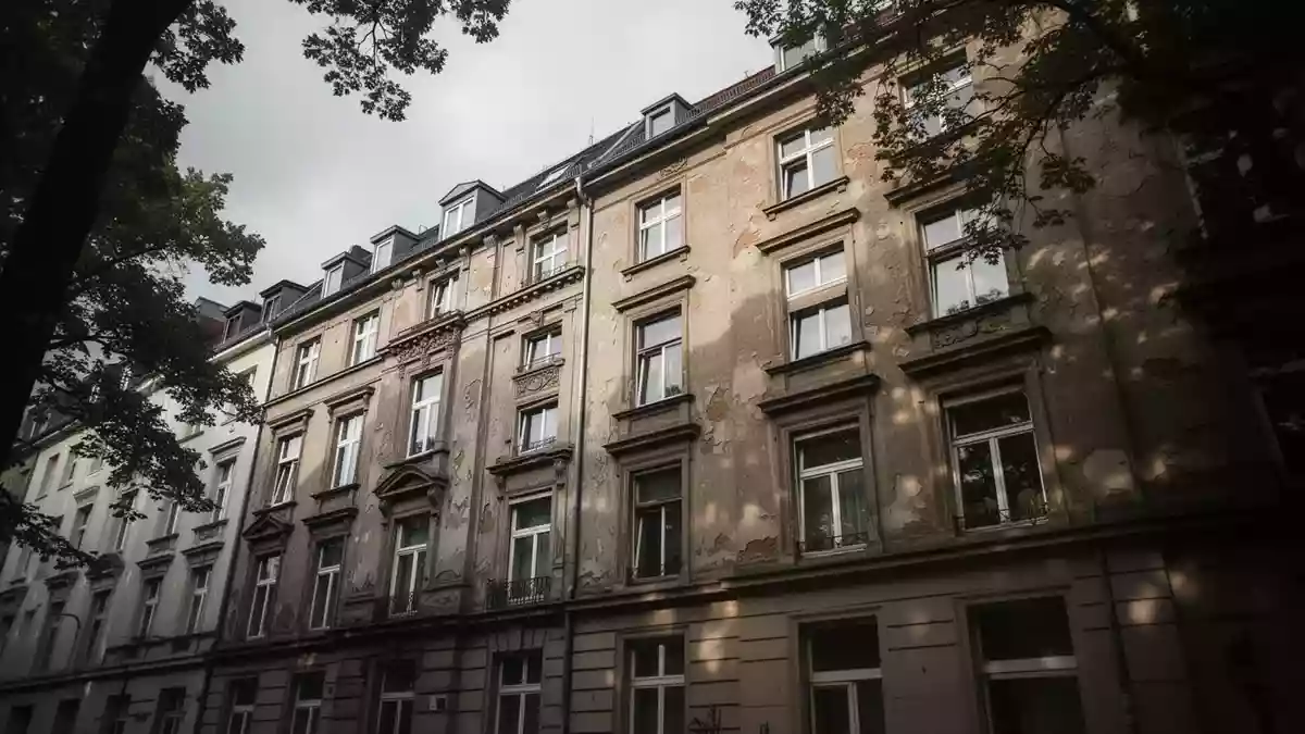 Karlsruhe: Protest gegen Hotel-Leerstand und für bezahlbaren Wohnraum