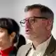 Beim Thema Vergesellschaftung setzten sich Elif Eralp (Linke) und Werner Graf (Grüne) gegen die SPD-Verhandler durch. - Bild: Fabian Sommer/dpa