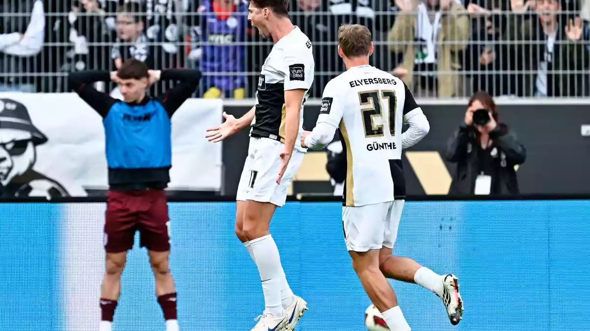 Maximilian Rohr (l) jubelt über sein Tor zum 3:0 für Elversberg - Bild: Uwe Anspach/dpa