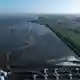 Cuxhaven könnte im Ernstfall als Ausweichhafen fungieren. (Archivfoto) - Bild: Philipp Schulze/dpa