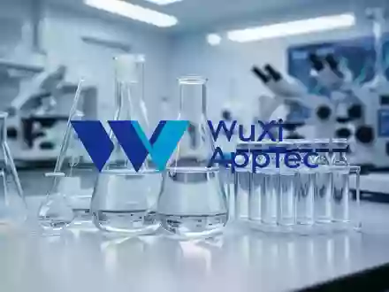Moderne Laborumgebung mit wissenschaftlichen Geräten und Glasvibraten in einer professionellen Forschungsatmosphäre - Foto: über boerse-global.de