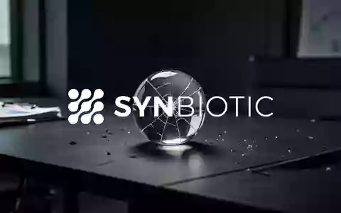 Ein zerbrochener Briefbeschwerer auf einem dunklen Schreibtisch als Symbol für wirtschaftliche Instabilität. - Foto: über boerse-global.de