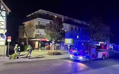 FW-EN: Feuerwehr verhindert Brandausbreitung in der Innenstadt - Keller verraucht - Bäckerei sollte brennen - Foto: presseportal.de