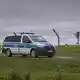 Die Nordpiste war wegen des Polizeieinsatzes gesperrt. - Bild: Heiko Rebsch/dpa