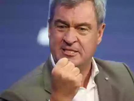 CSU-Chef Söder sagt einer «Roten Front» in Berlin den Kampf an. - Foto: Christoph Reichwein/dpa