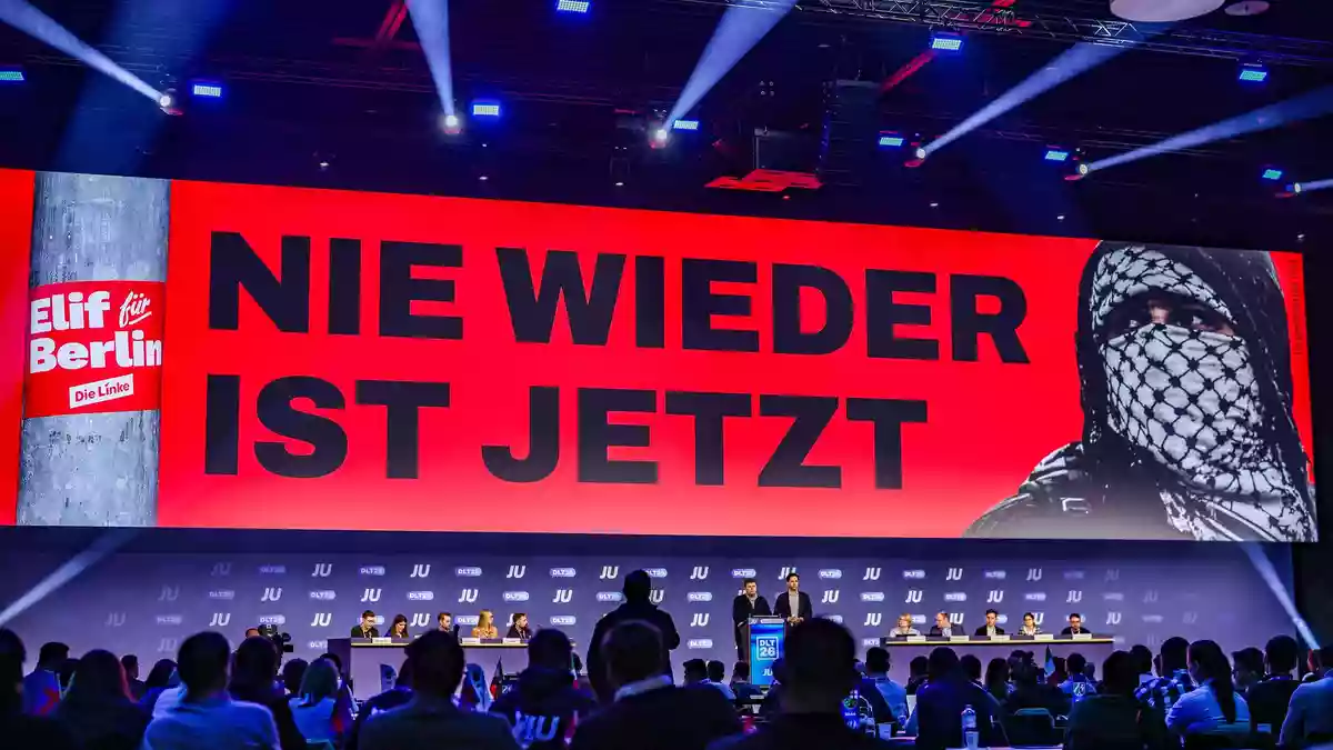 Die Junge Union reagiert mit einem spontanen Beschluss auf die Pläne für ein Linksbündnis. - Bild: Christoph Reichwein/dpa