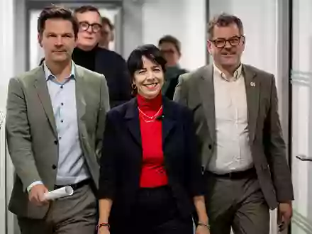 Die Spitzen von Linke, Grünen und SPD haben ihre Sondierungen zur Regierungsbildung erfolgreich abgeschlossen.     - Foto: Fabian Sommer/dpa