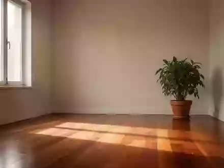 Ein ruhiger, minimalistischer Raum mit natürlichem Lichteinfall, der eine Atmosphäre der Erholung und Stille vermittelt. - Foto: über boerse-global.de