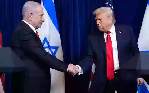 US-Präsident Donald Trump (r.) spricht eine Wahlempfehlung für den israelischen Ministerpräsidenten Benjamin Netanjahu (l.) aus. (Archivbild) - Foto: Alex Brandon/AP/dpa