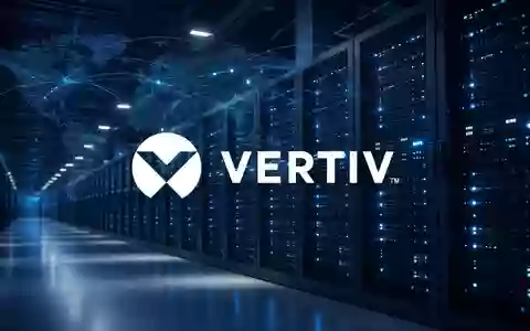 Modernes Rechenzentrum mit leuchtenden Server-Racks in einer professionellen, technologischen Umgebung. - Foto: ĂĽber boerse-global.de