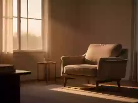 Ein ruhiges, minimalistisch eingerichtetes Wohnzimmer im warmen Licht des späten Nachmittags, das eine Atmosphäre der Stille vermittelt. - Foto: über boerse-global.de