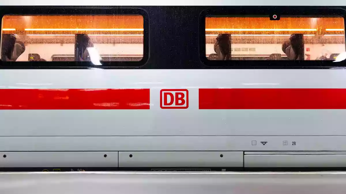 Der ICE fuhr in Fulda einfach durch. (Symbolbild) - Bild: Michael Matthey/dpa
