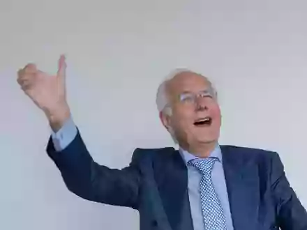 Harald Schmidt hat kein Auto mehr. (Archivbild) - Foto: Rolf Vennenbernd/dpa