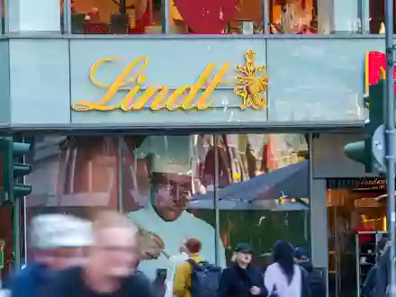 Schokokonzern Lindt & Sprüngli: Der alte Chef ist zunächst der neue. (Archivbild) - Foto: Andreas Arnold/dpa