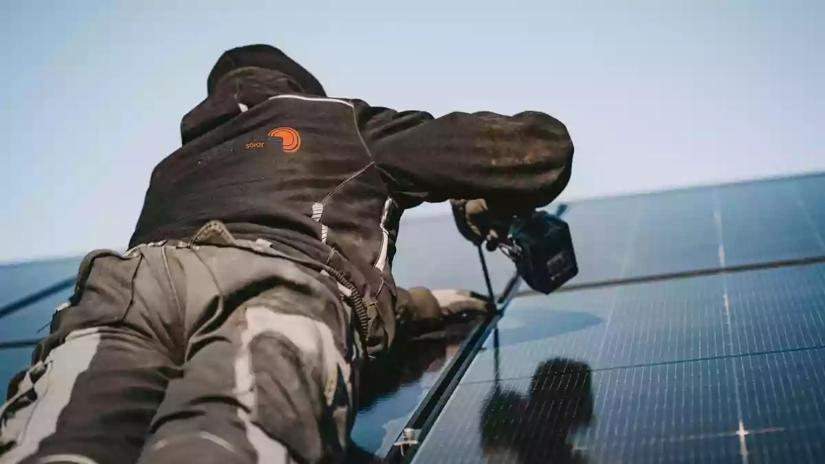 SunSpace Solar GmbH: Warum Hausbesitzer beim Stromspeicher auf Ladeleistung, Notstromfähigkeit und Systemauslegung achten müssen - Bild: presseportal.de