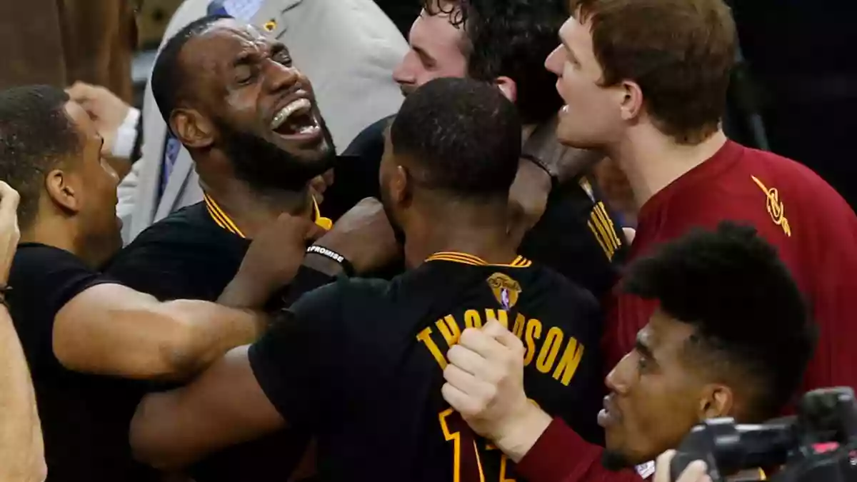 Sein Meisterstück: James führte Cleveland zur ersten NBA-Trophäe. (Archivbild) - Bild: picture alliance / dpa