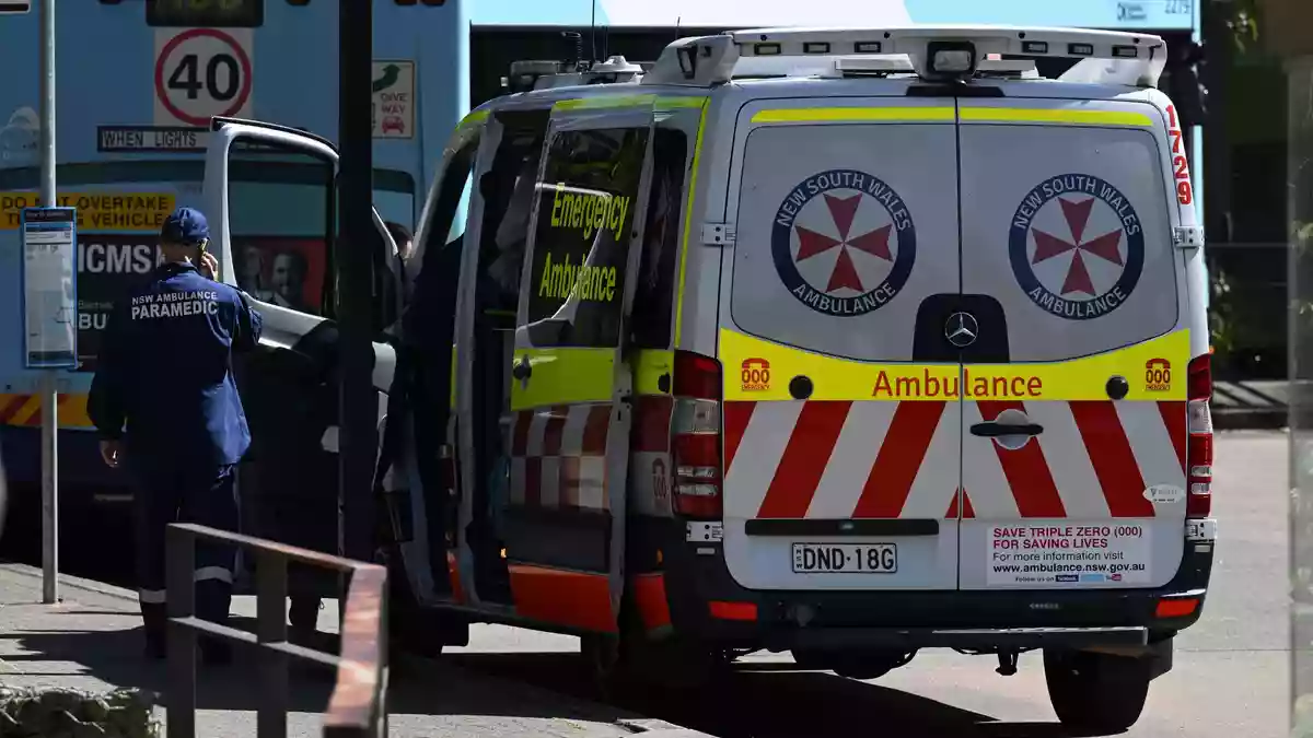 Die Abgeordnete Helen Haines wurde mit schweren Verletzungen ins Krankenhaus gebracht. (Symbolbild) - Bild: Dean Lewins/AAP/dpa