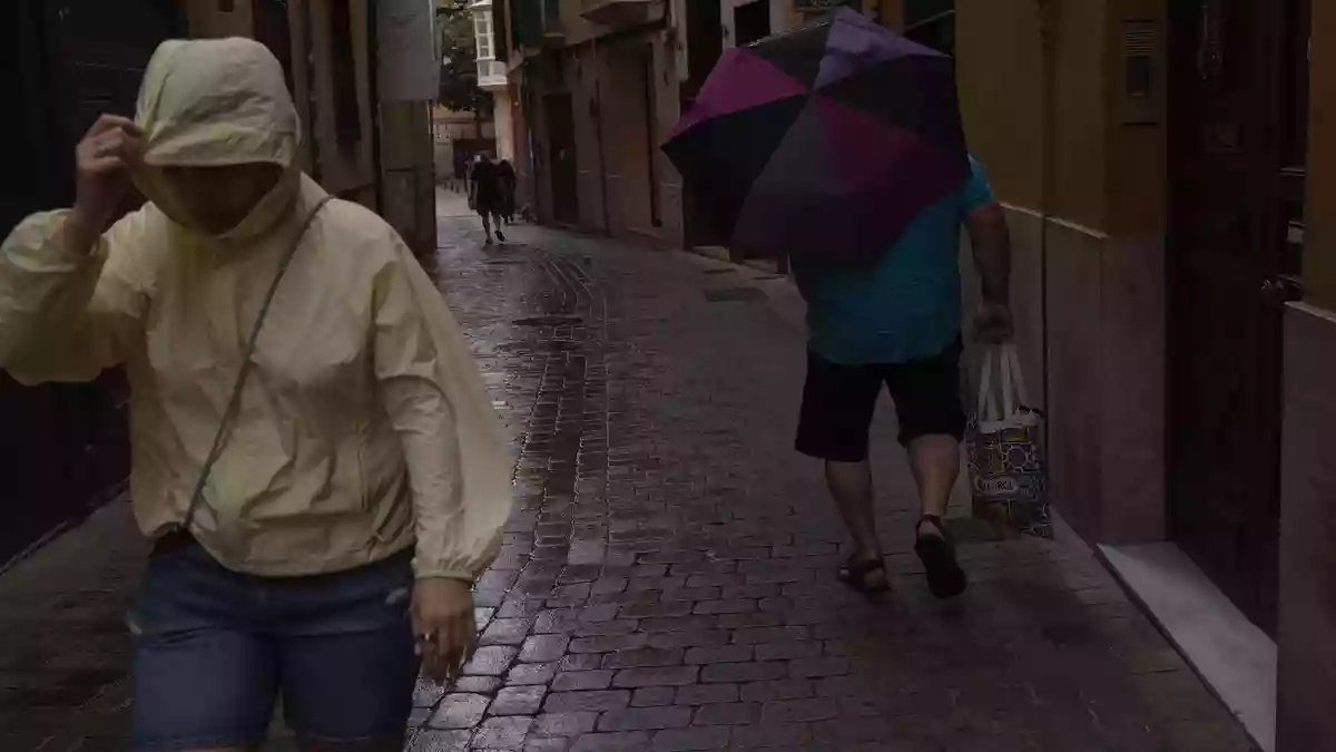 Auf Mallorca blieb die Lage vergleichsweise ruhig. - Bild: Clara Margais/dpa