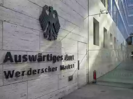 Der iranische Botschafter wurde in das Auswärtige Amt einbestellt. (Symbolbild) - Foto: Monika Skolimowska/dpa-Zentralbild/dpa