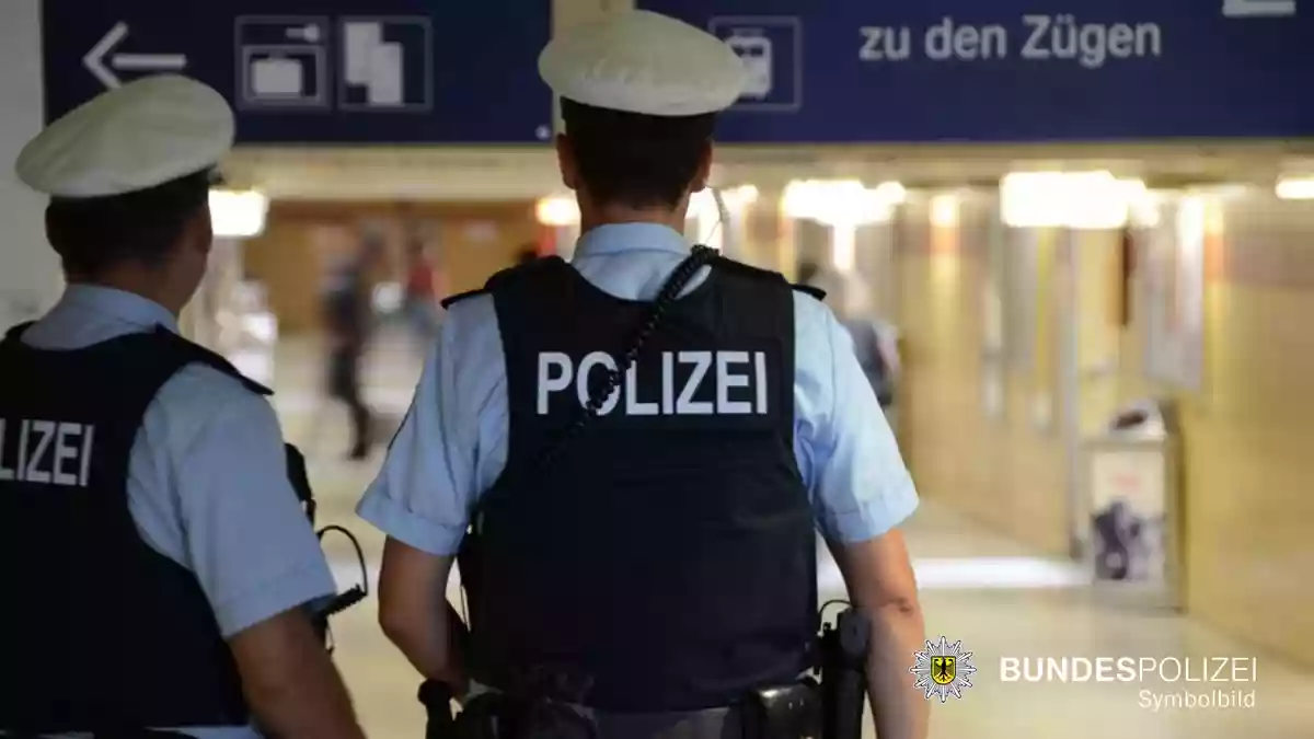 Bundespolizeidirektion München: Angriffe auf Sicherheitskräfte und Widerstand gegen Bundespolizisten - Bild: presseportal.de