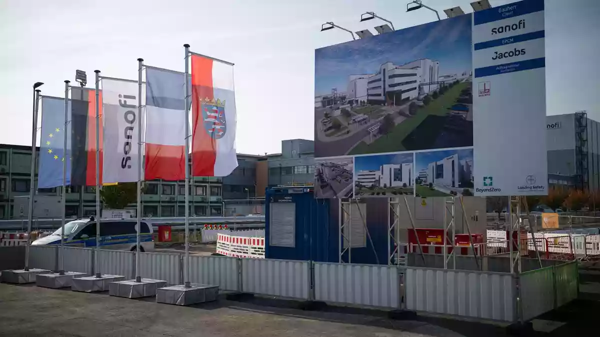 In Frankfurt entsteht eine neue Insulinfabrik, die eine der größten in Europa werden soll. - Bild: Hannes P. Albert/dpa