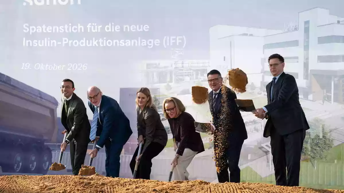 Spatenstich für die neue Insulinproduktionsanlage von Sanofi in Frankfurt. - Bild: Hannes P. Albert/dpa