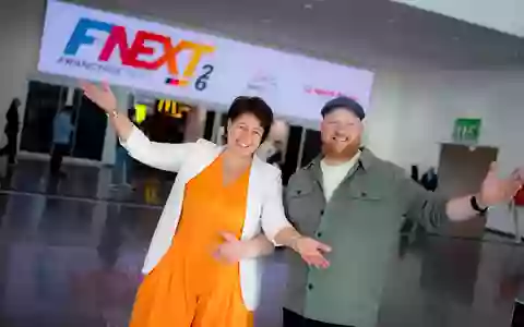 Menschen hinter der Franchise NEXT - Foto: Cox Orange/Philipp Blickfang Media über pressetext.de