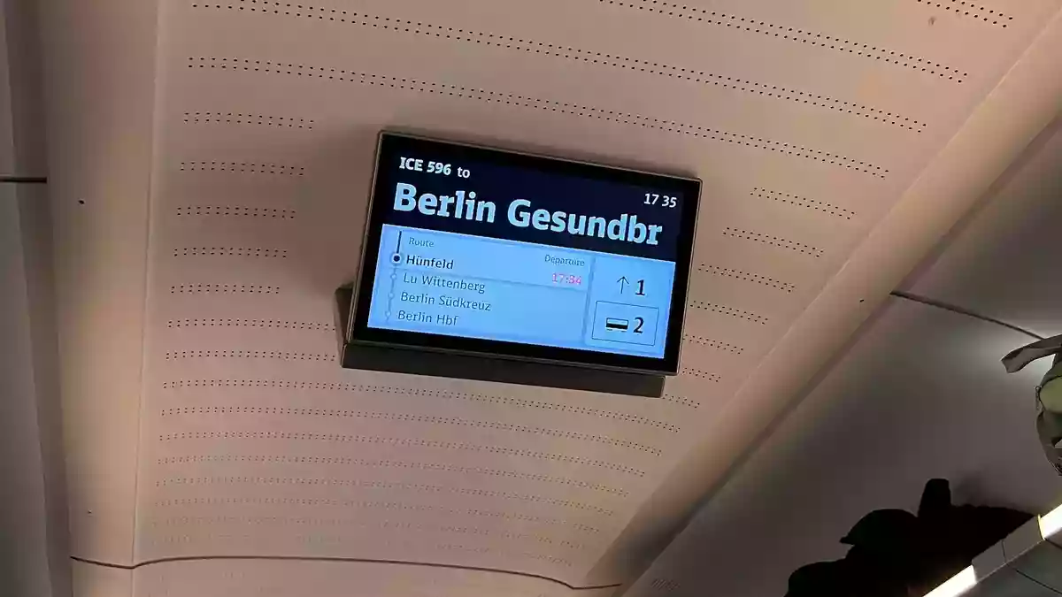 Statt in Fulda mussten die Fahrgäste in Hünfeld aussteigen. - Bild: Birgit Zimmermann/dpa-Zentralbild/dpa